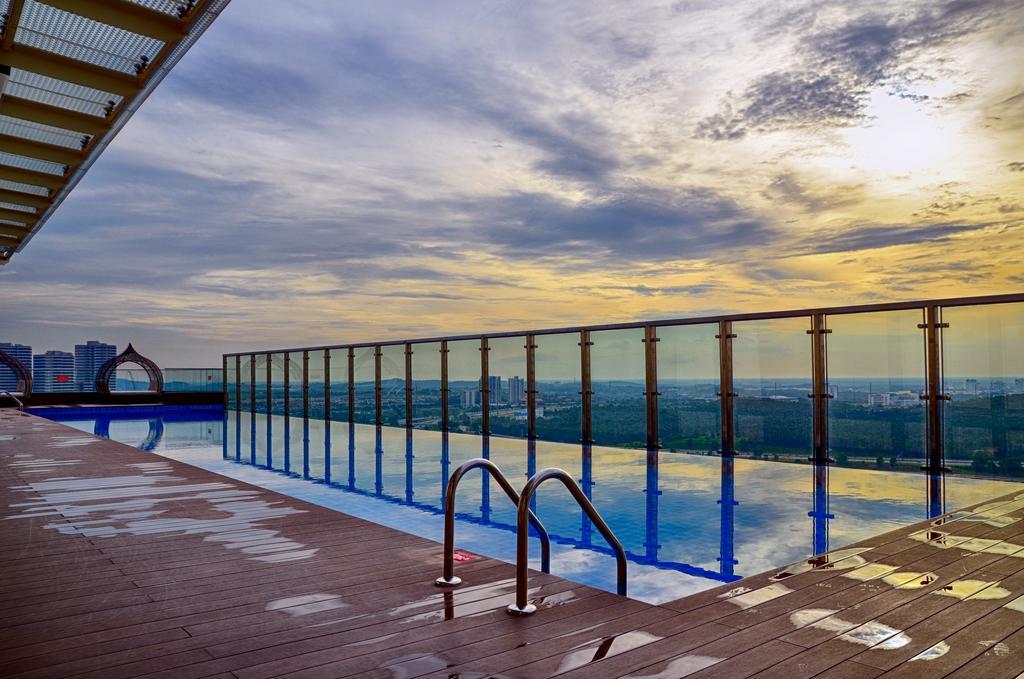 Holi Afiniti Themed Suites Nusajaya  Kültér fotó